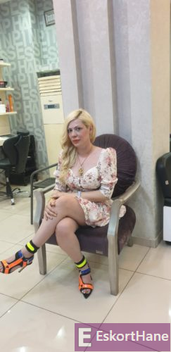 HANDE - Adana eve gelen seksi sarışın escort HANDE - EskortHane
